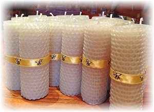 how to make beeswax candles image